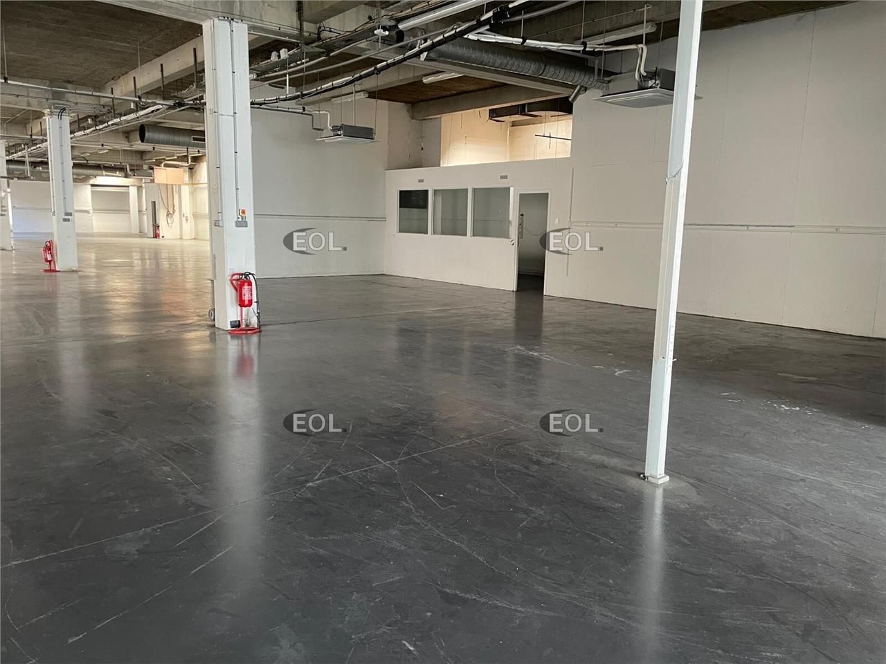 A louer entrepôt de 1386 m² avec bureaux