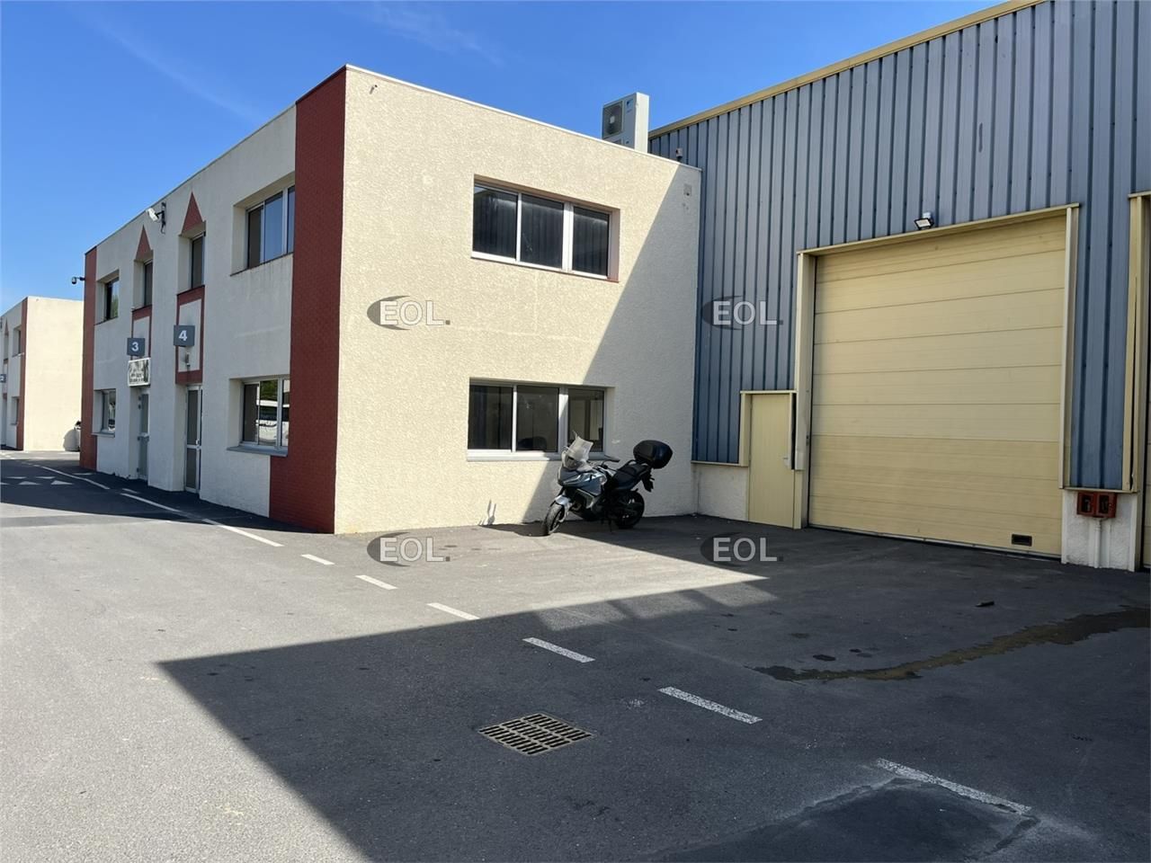 A LOUER : Local d'activités de 647 m²