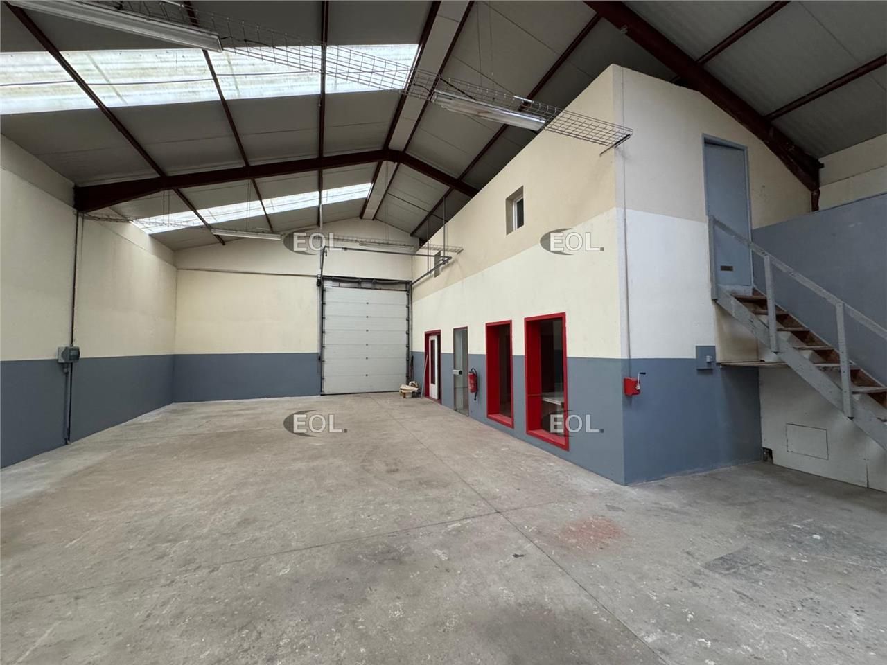 Location Local d'activités 270 m² non divisibles