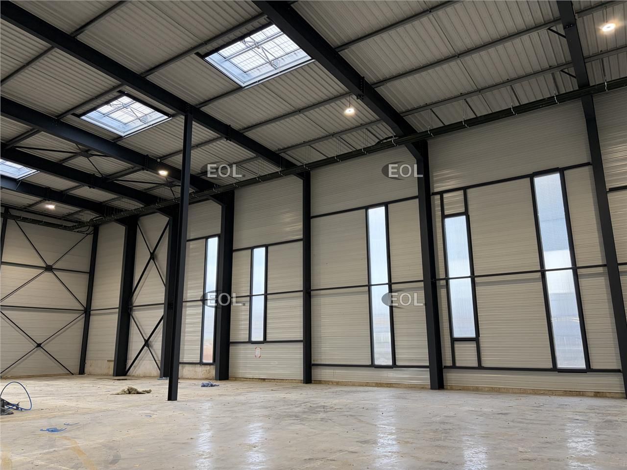 Locaux d'activités de 1 937 m² à la location à Wissous (91)