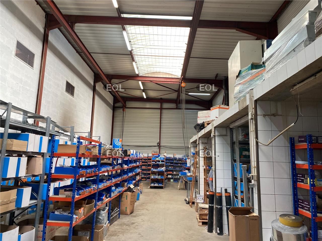 Fontenay-Trésigny (77) - A VENDRE / A LOUER - Bâtiment d'activité avec bureaux de 1 100 m²