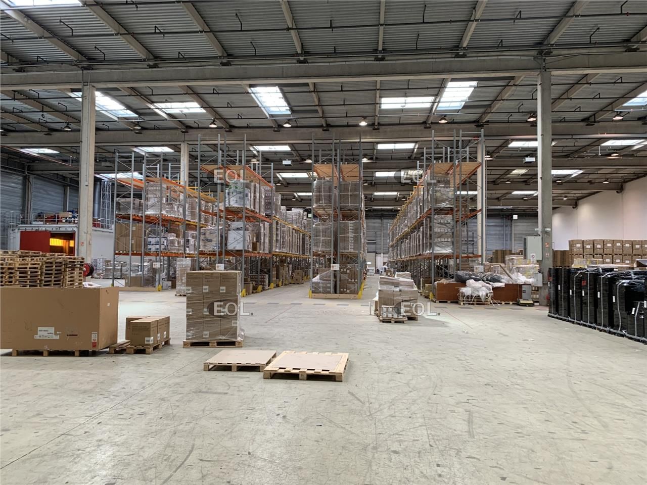 A LOUER : Cellule de stockage de 5 759 m²