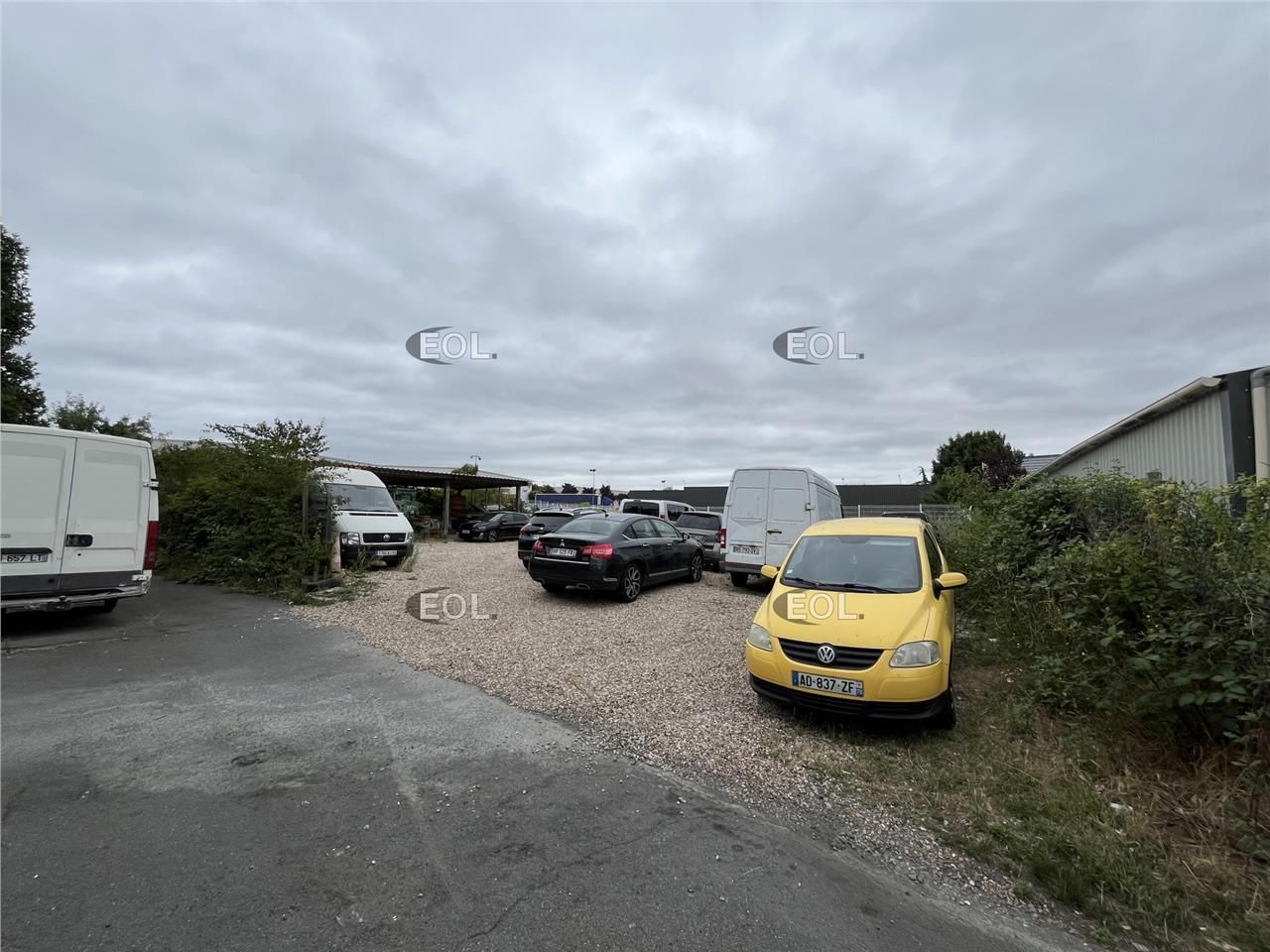 A vendre ! Local d'activité de 870m² sur terrain indépendant de 4195m².  !