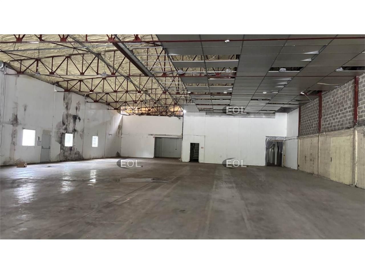 A louer, local d'activité de 1420 m² !