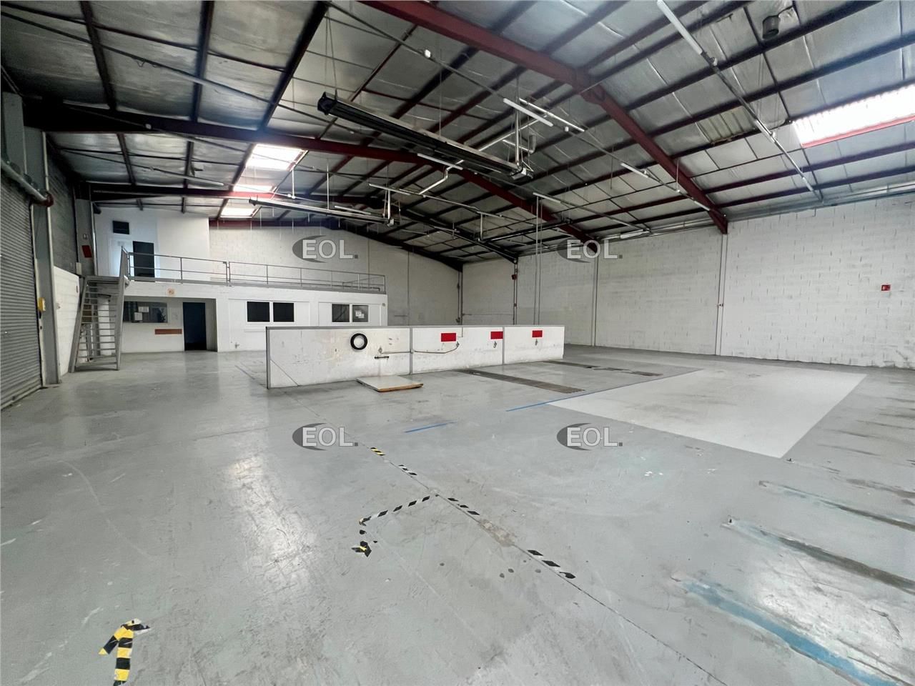A louer - local d'activité de 1 794 m² environ