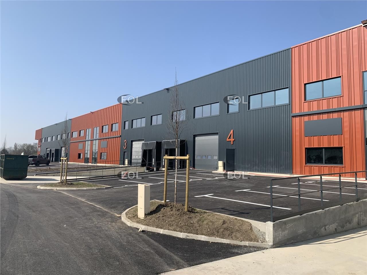 A LOUER : Entrepôt en très bon état avec bureaux de 1 527 m² - Saint Ouen l'Aumône (95)