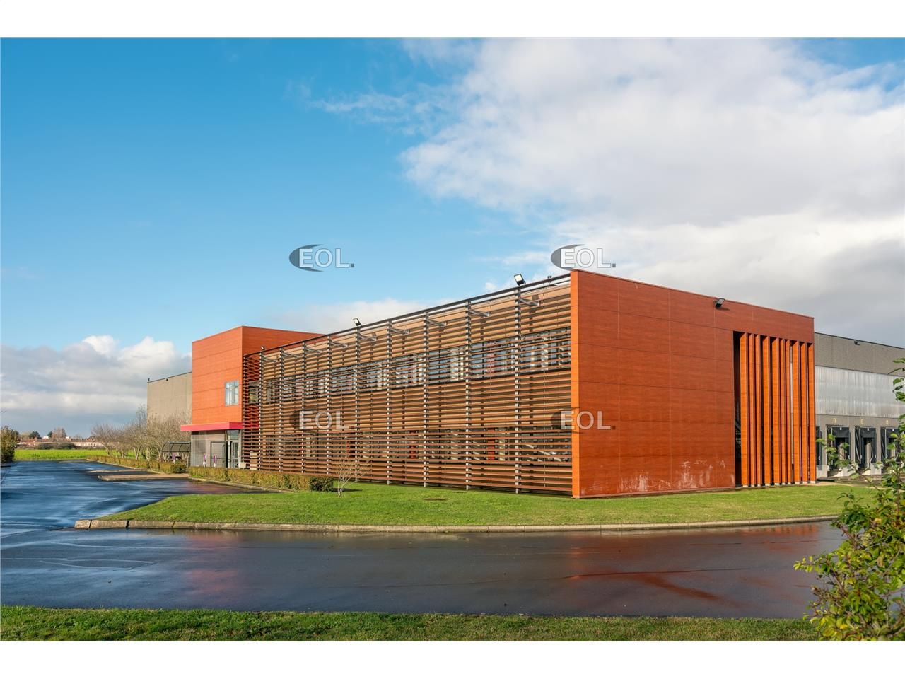 Location Entrepôt 21383 m² non divisibles