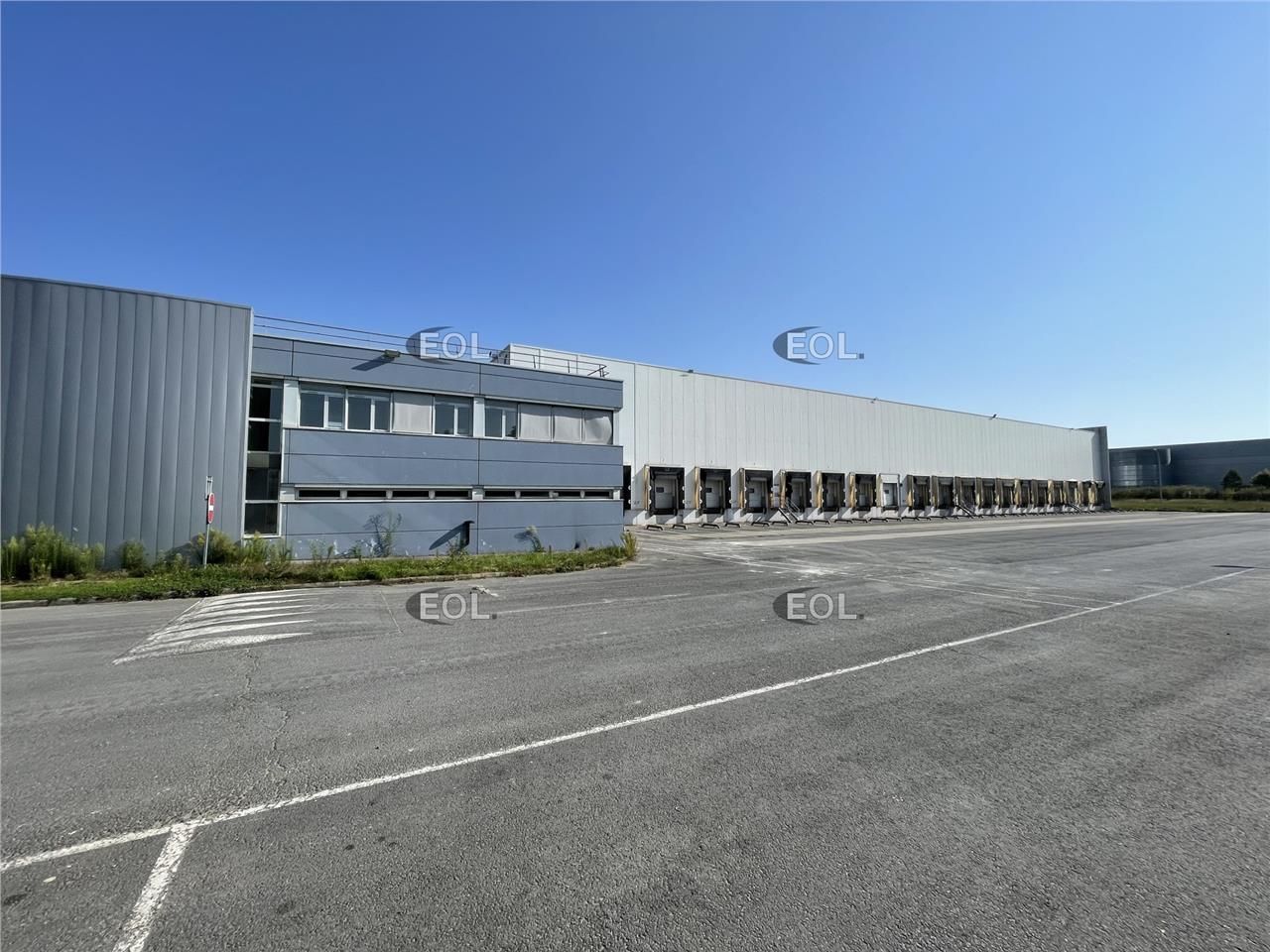 Location Entrepôt 7986 m² non divisibles
