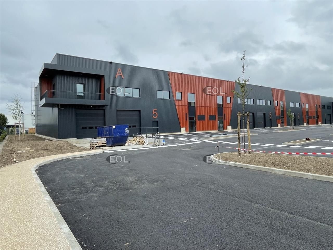 Location Local d'activités 900 m² non divisibles