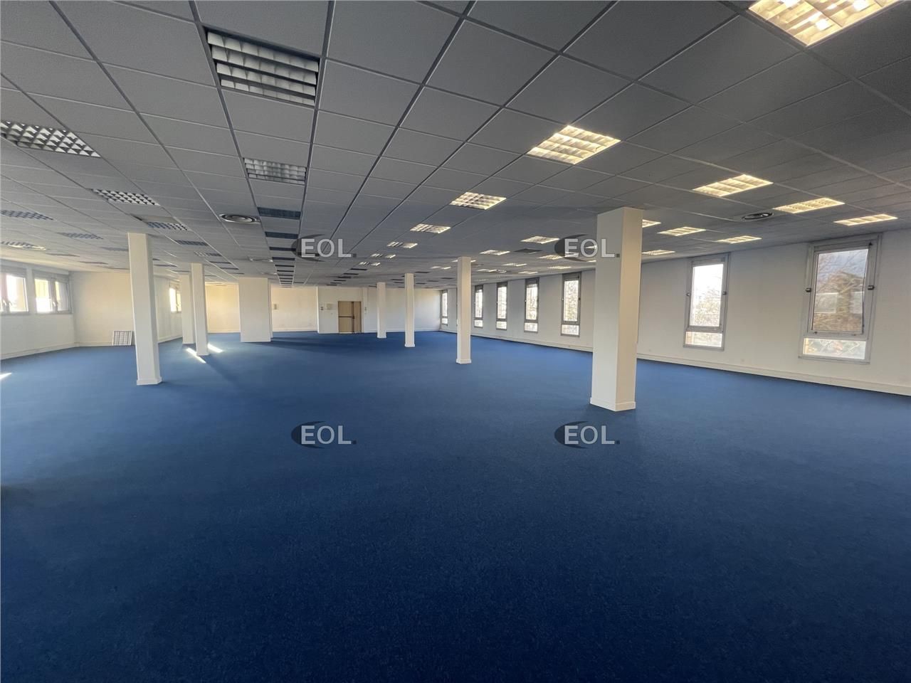 Location Bureaux 326 m² divisibles à partir de 48 m²