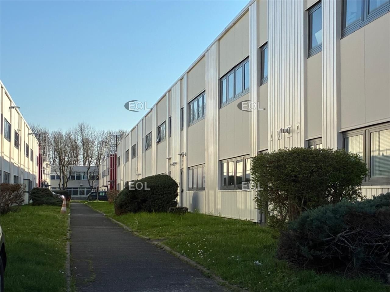 Location entrepôt-bureaux de 305 m² à Orly (94)