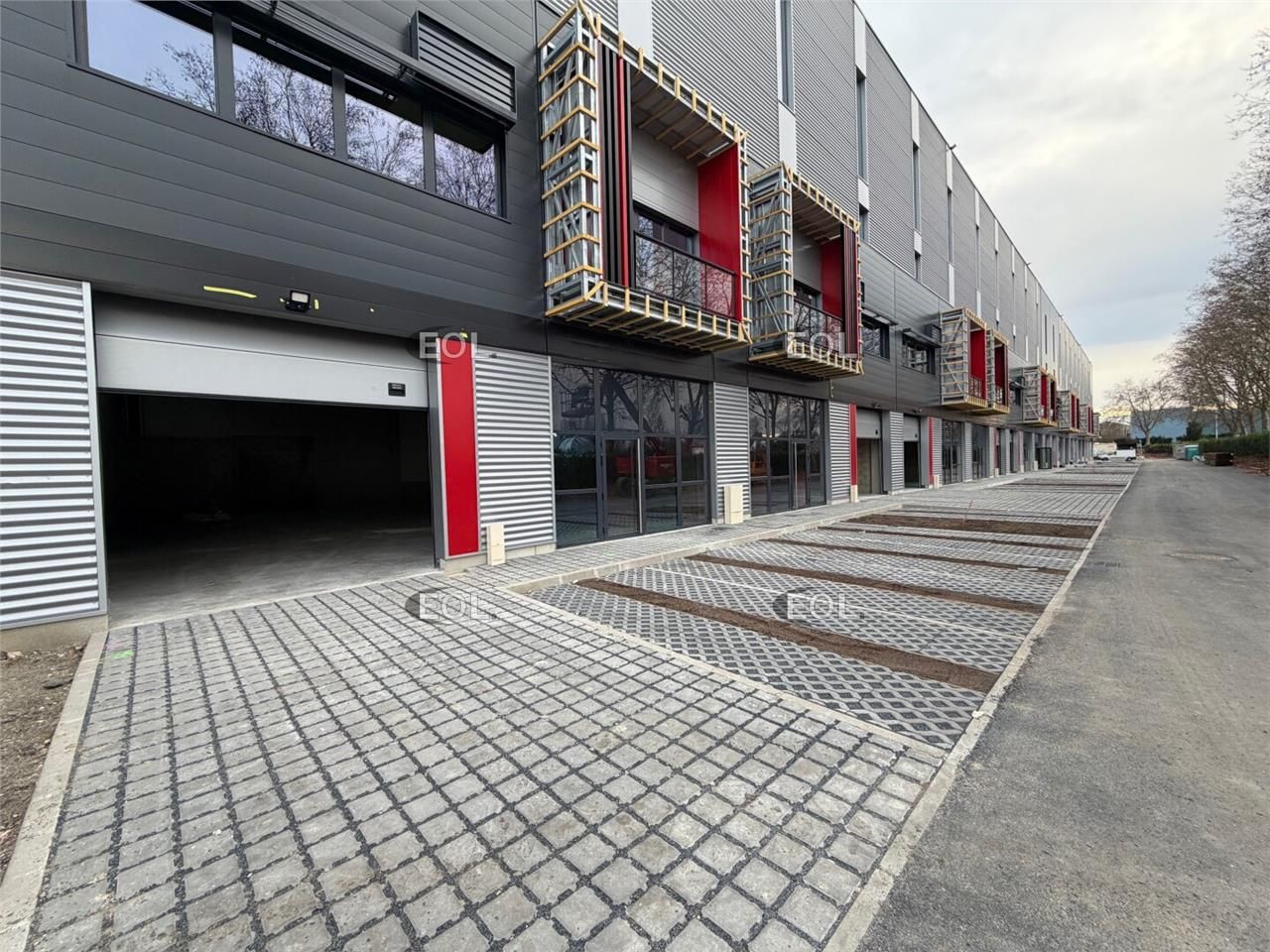 Location Local d'activités 2721 m² divisibles à partir de 280 m²