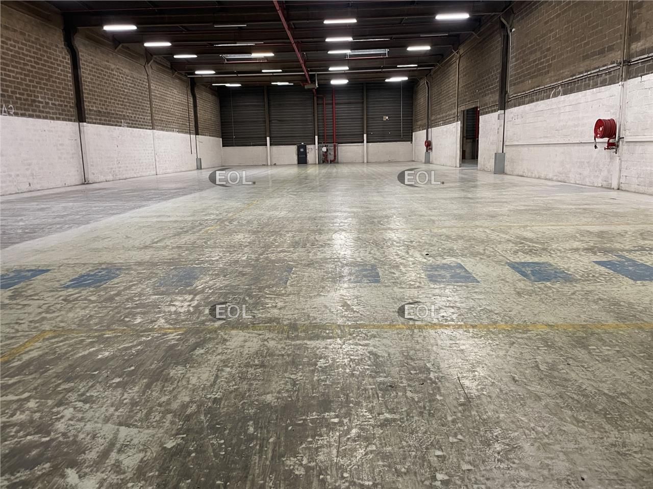Location Entrepôt 1393 m² non divisibles