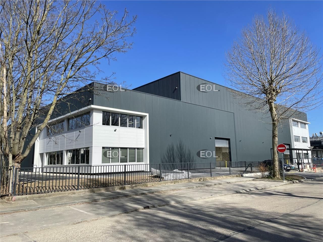 Location Entrepôt 969 m² non divisibles