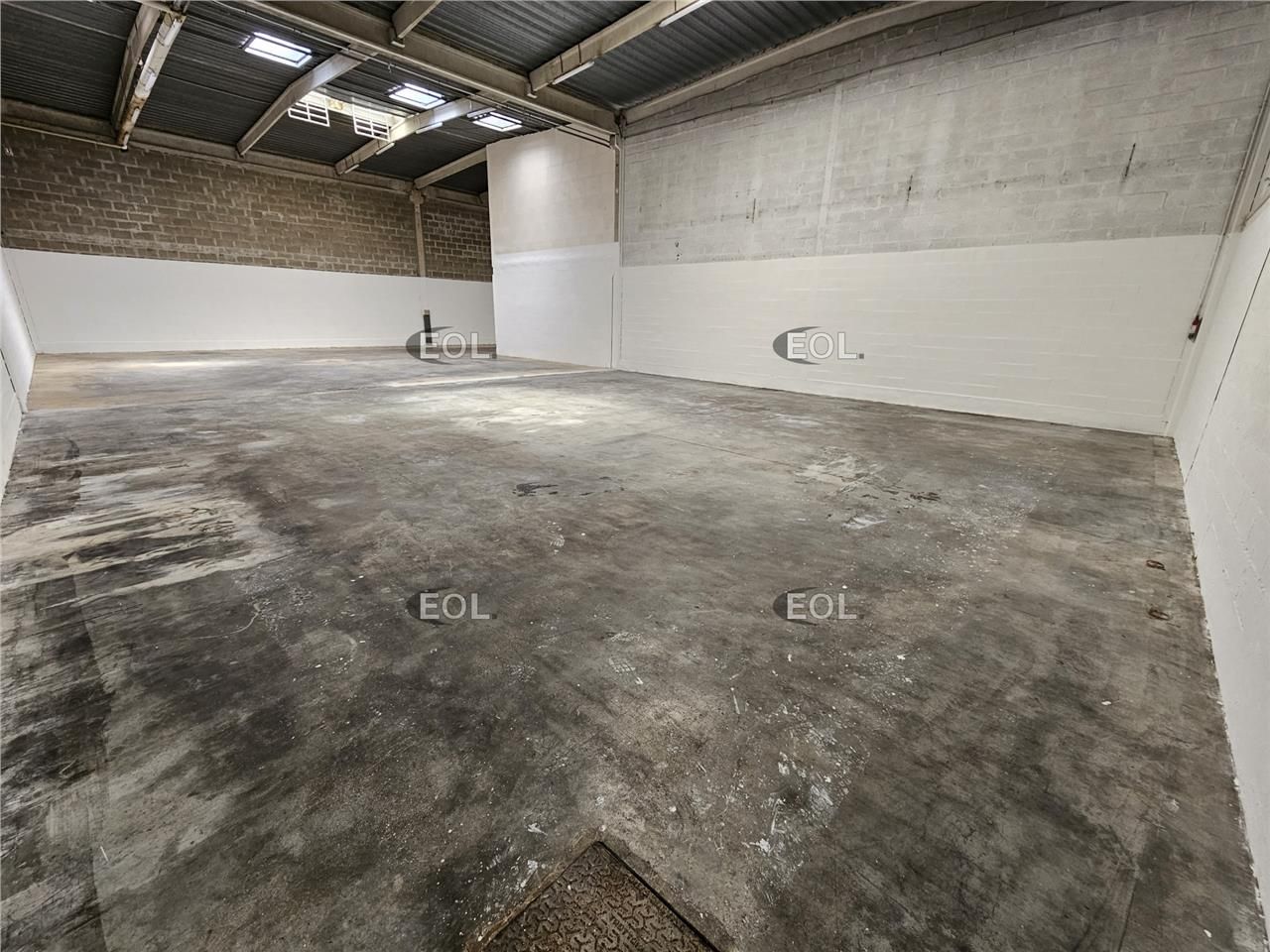 Location Local d'activités 1212 m² non divisibles
