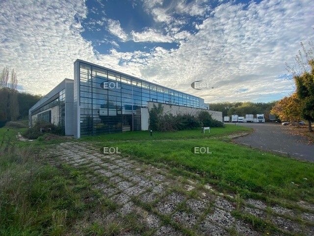 A vendre ou à louer à CHAMPCUEIL (91), bâtiment industriel indépendant