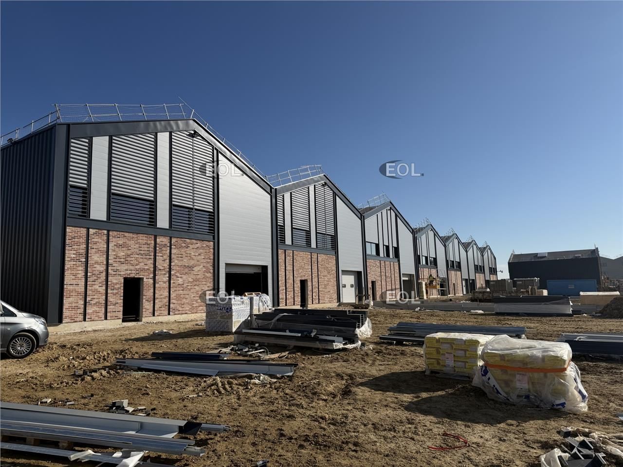 Location Local d'activités 1410 m² divisibles à partir de 470 m²