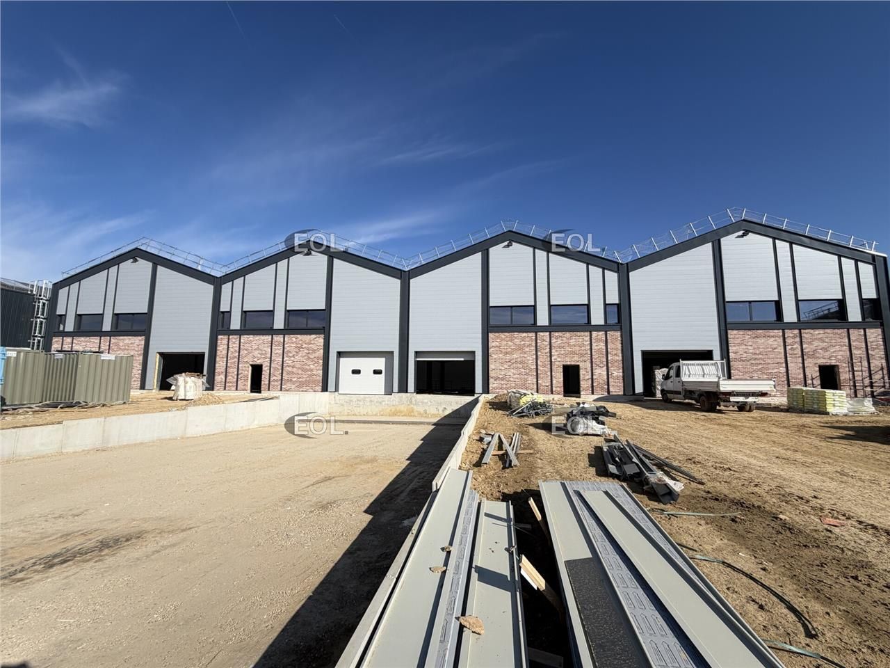 Locaux d'activités à louer à partir de 468 m² au Plessis-Pâté (91)