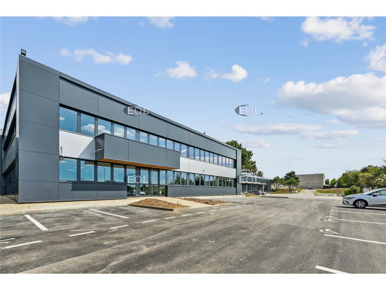 Location Entrepôt 6972 m² non divisibles