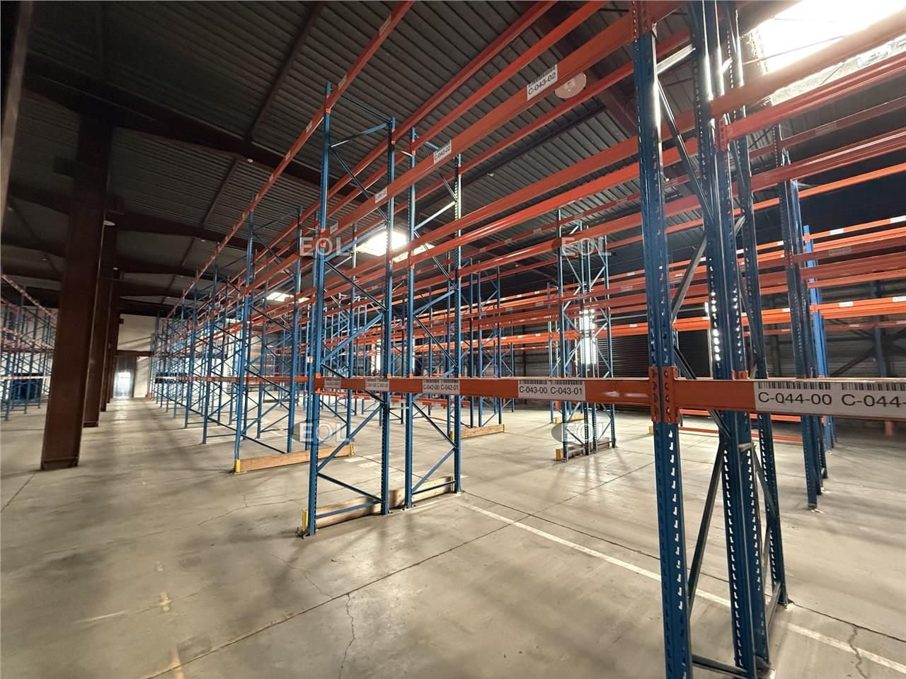 Location Entrepôt 2800 m² non divisibles