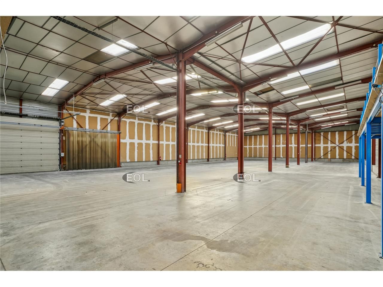 A louer - bâtiment indépendant d'environ 2 000 m² à Aubervilliers (93)