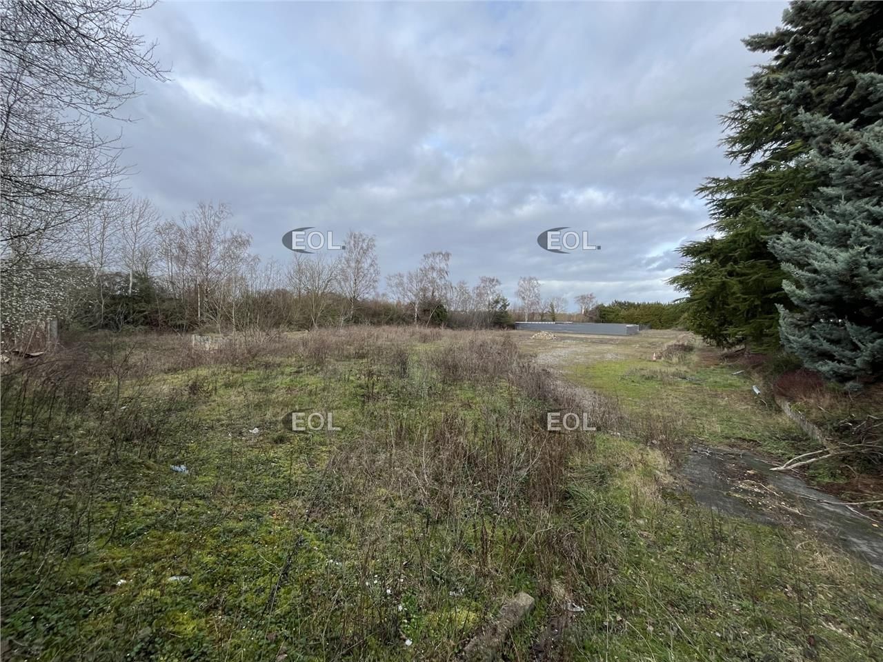 A Louer ! Terrain de 12 000m²