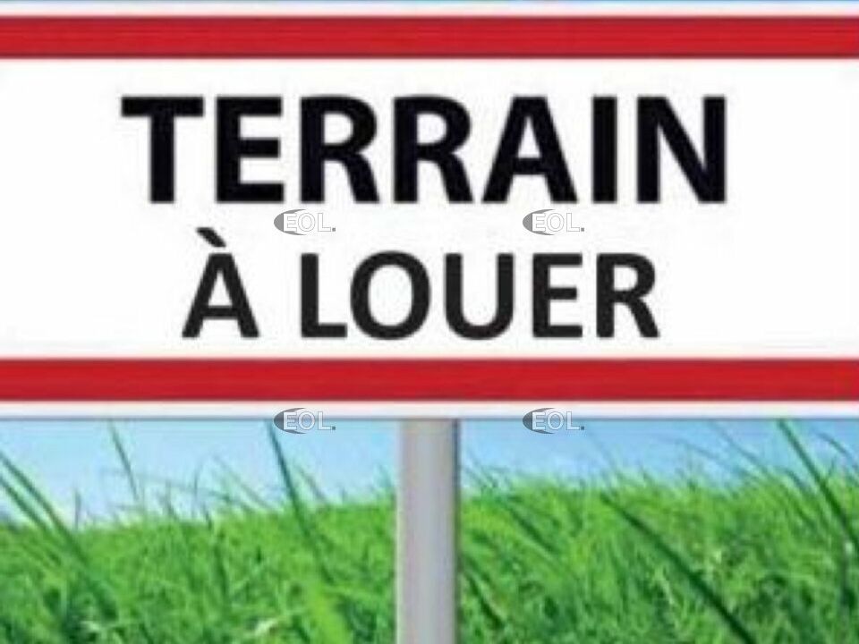 A louer ! Terrain de 13 000m² avec superbe visibilité !