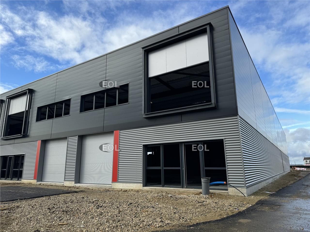 Locaux d'activités à partir de 424 m² à louer à Avrainville (91)