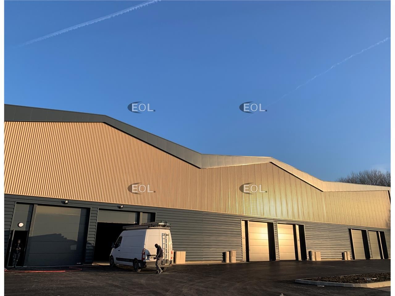 Locaux d'activités à vendre à partir de 418 m² à Moissy-Cramayel (77)