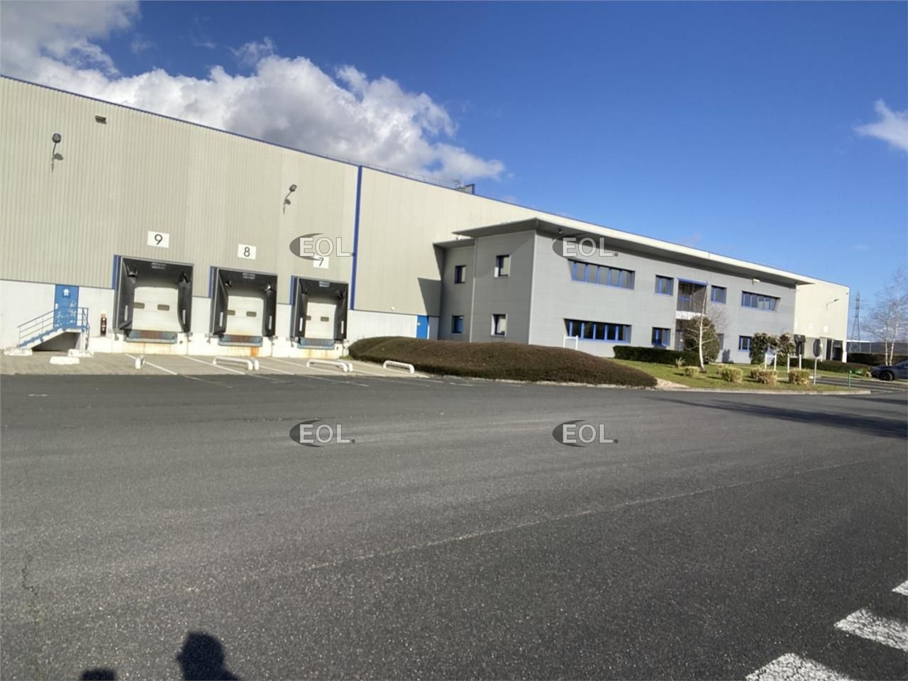 Location Entrepôt 4488 m² non divisibles