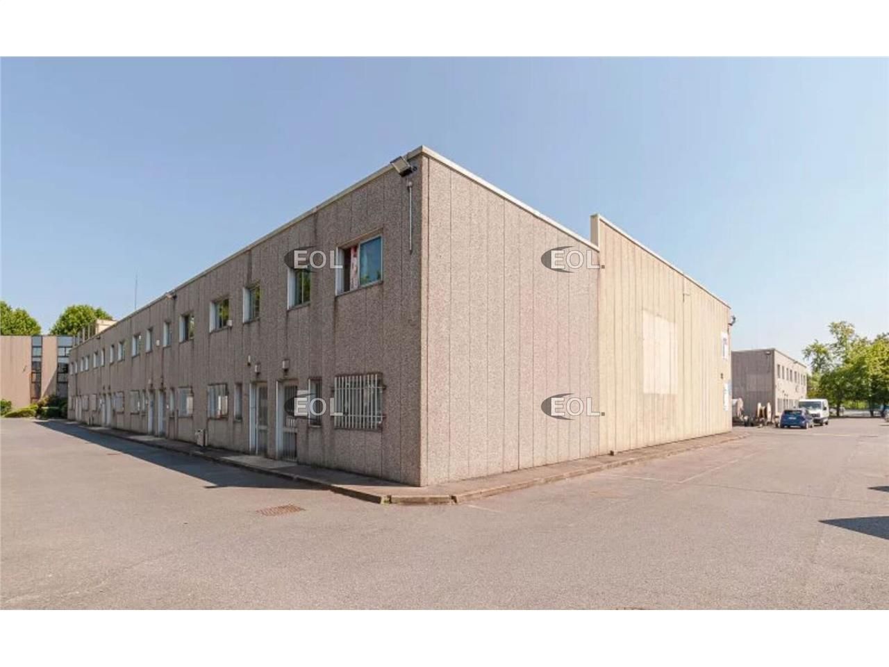 Local d'activités avec bureaux à louer de 176 m² à Grigny (91)