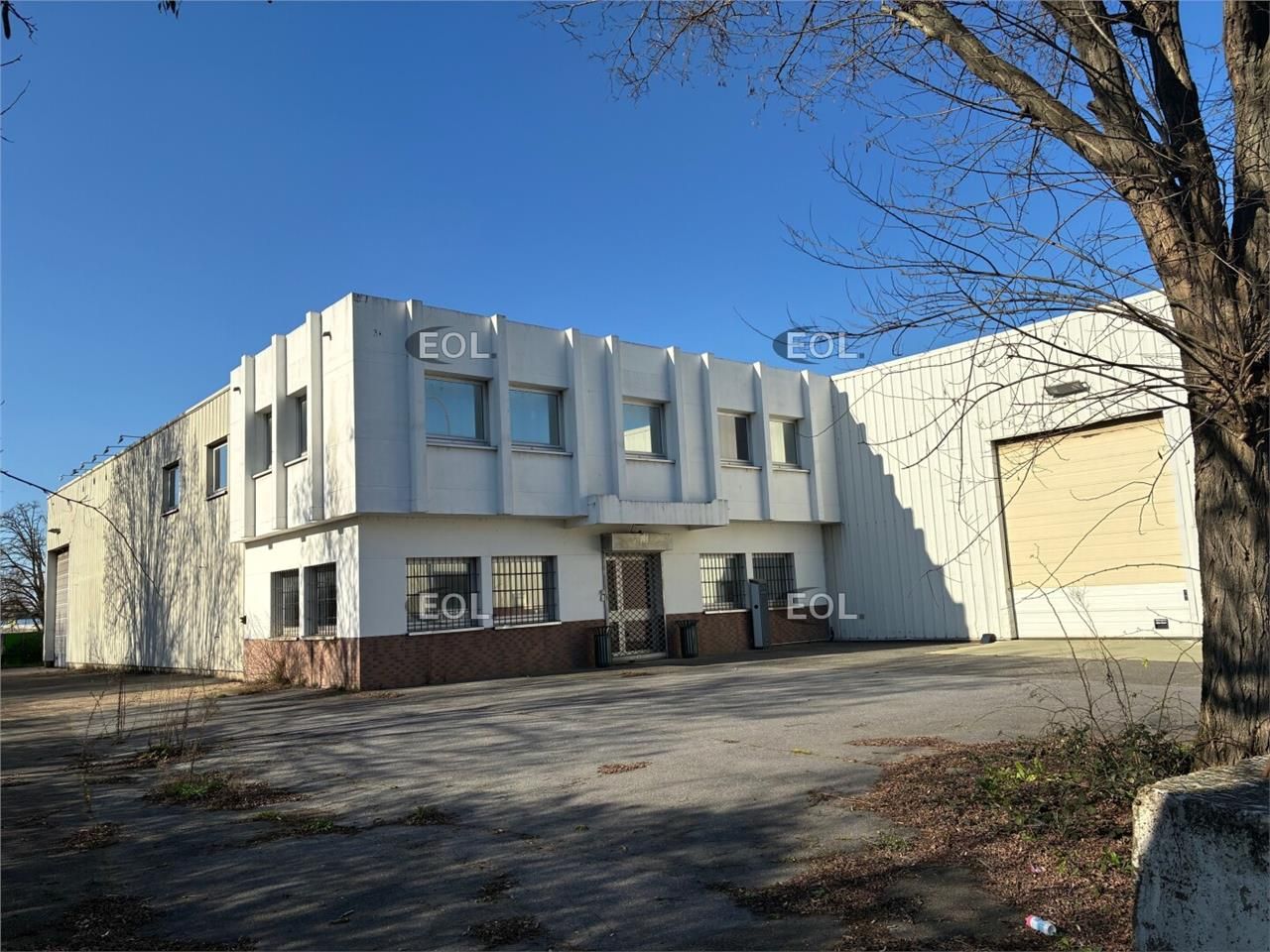 Location Local d'activités 1280 m² non divisibles