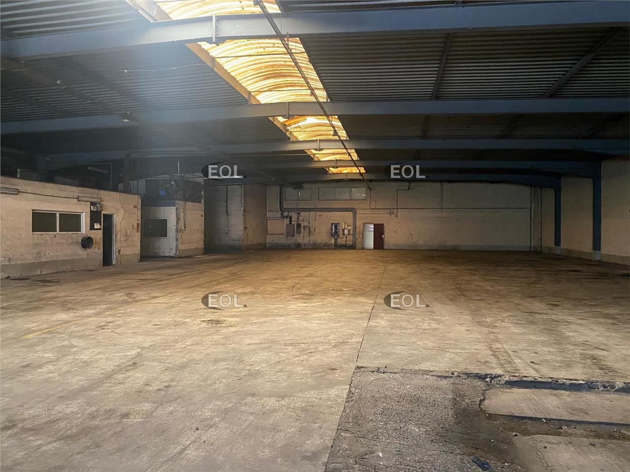Location Entrepôt 1729 m² non divisibles