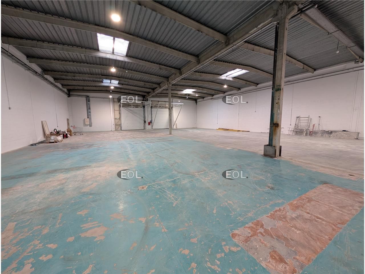 Location Local d'activités 1365 m² non divisibles