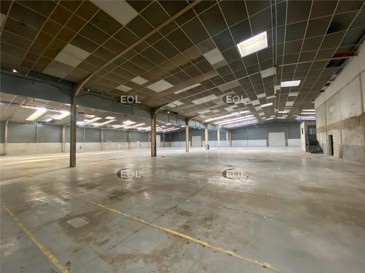 Location Local d'activités 3715 m² non divisibles