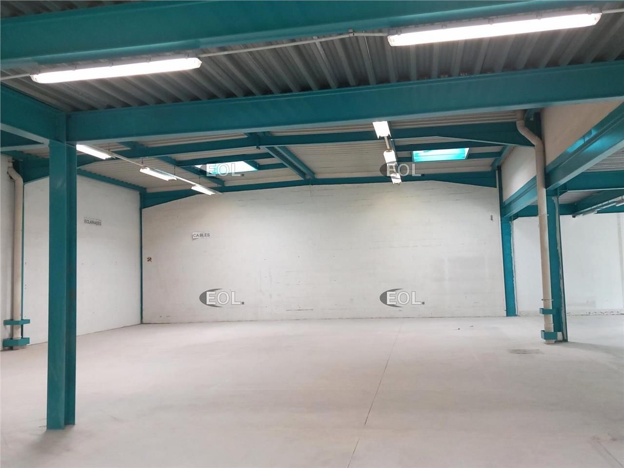 A louer - local d'activité de 458 m²