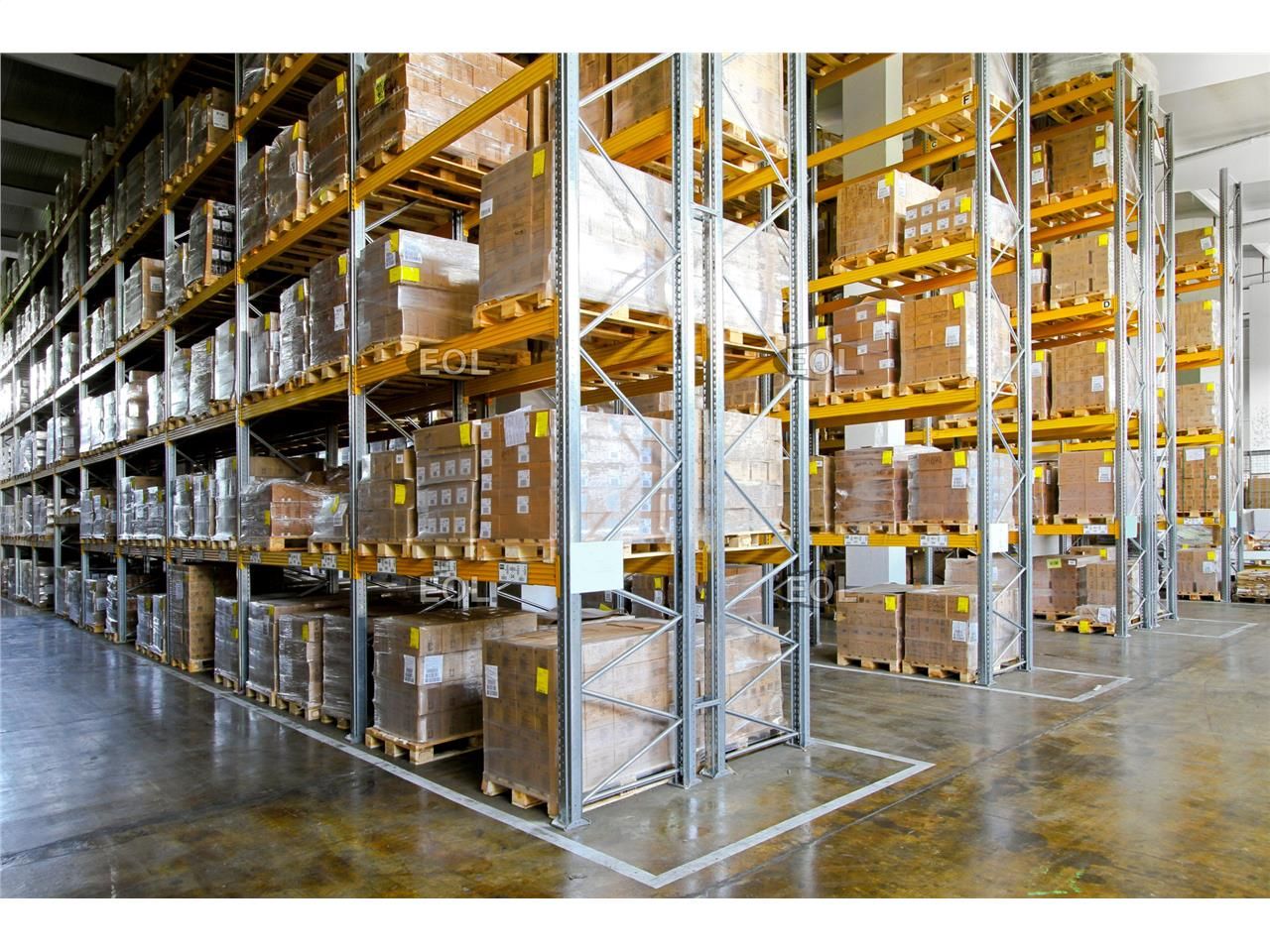 A LOUER - Bâtiment d'activité avec bureaux de 1 450 m² divisibles à partir de 258 m² à Serris (77)