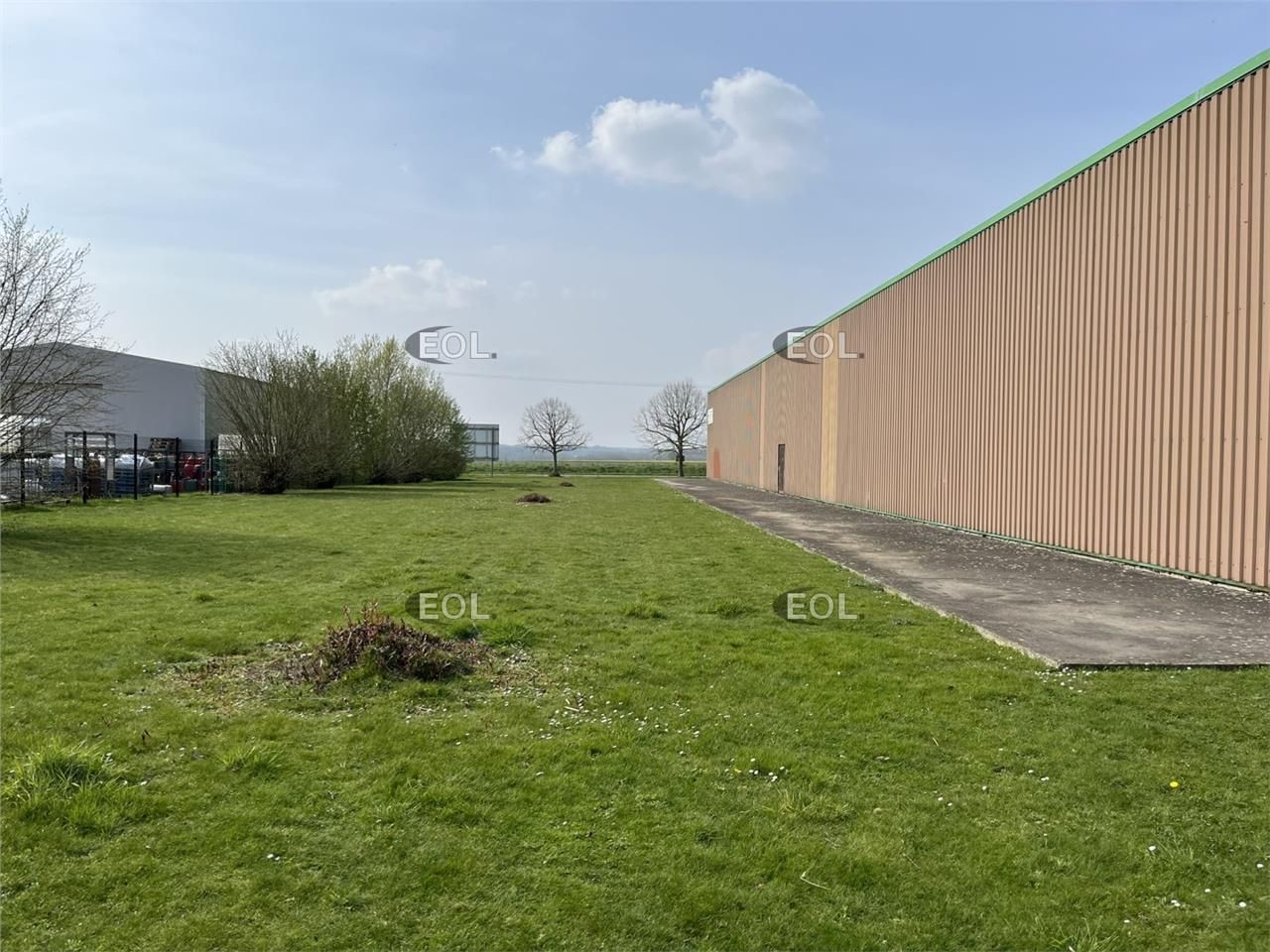 A VENDRE : Bâtiment indépendant