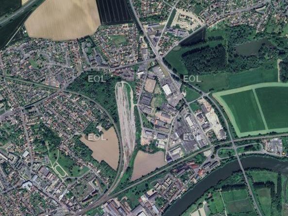 A VENDRE : Bâtiment indépendant - Persan (95)