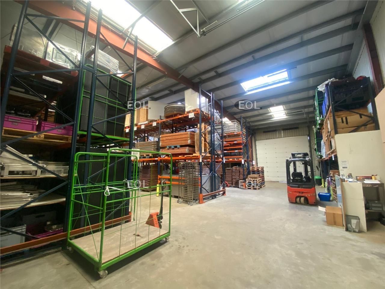 Bâtiment d'activité avec bureaux de 1 693 m² à louer - Ferrières-en-Brie (77)