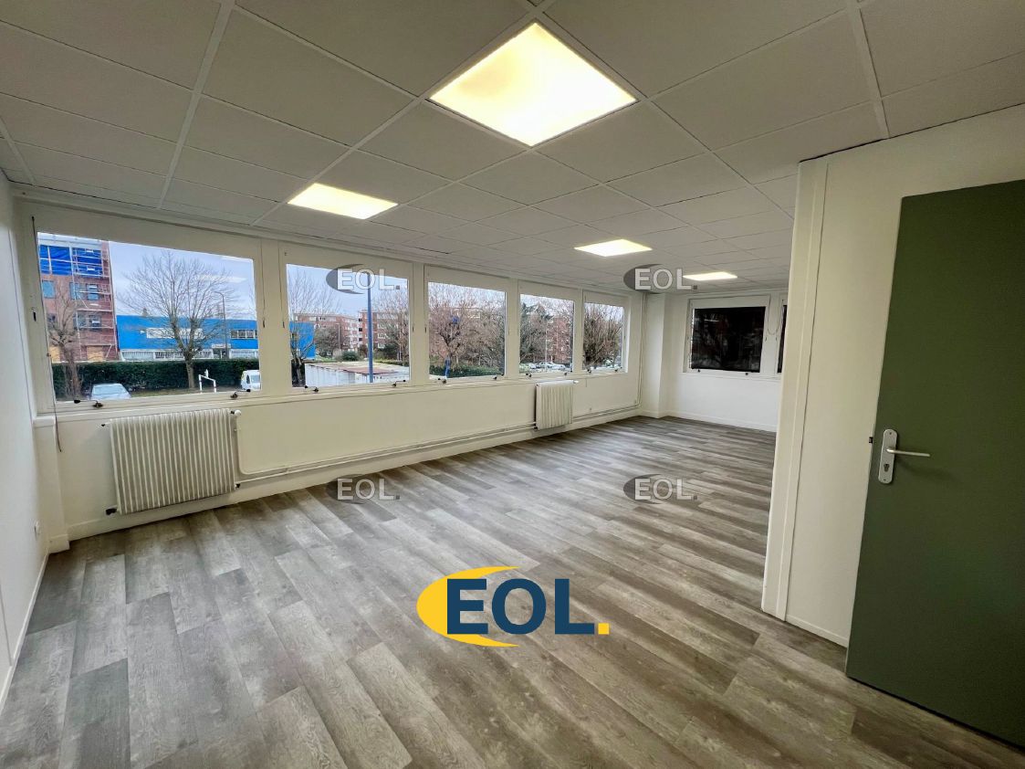 A louer - locaux d'activité et bureaux à partir de 100 m² environ