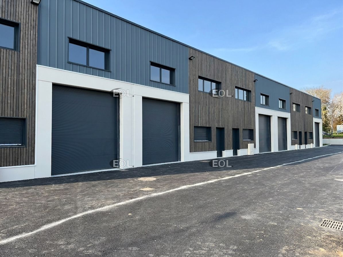 Location Local d'activités 925 m² divisibles à partir de 185 m²