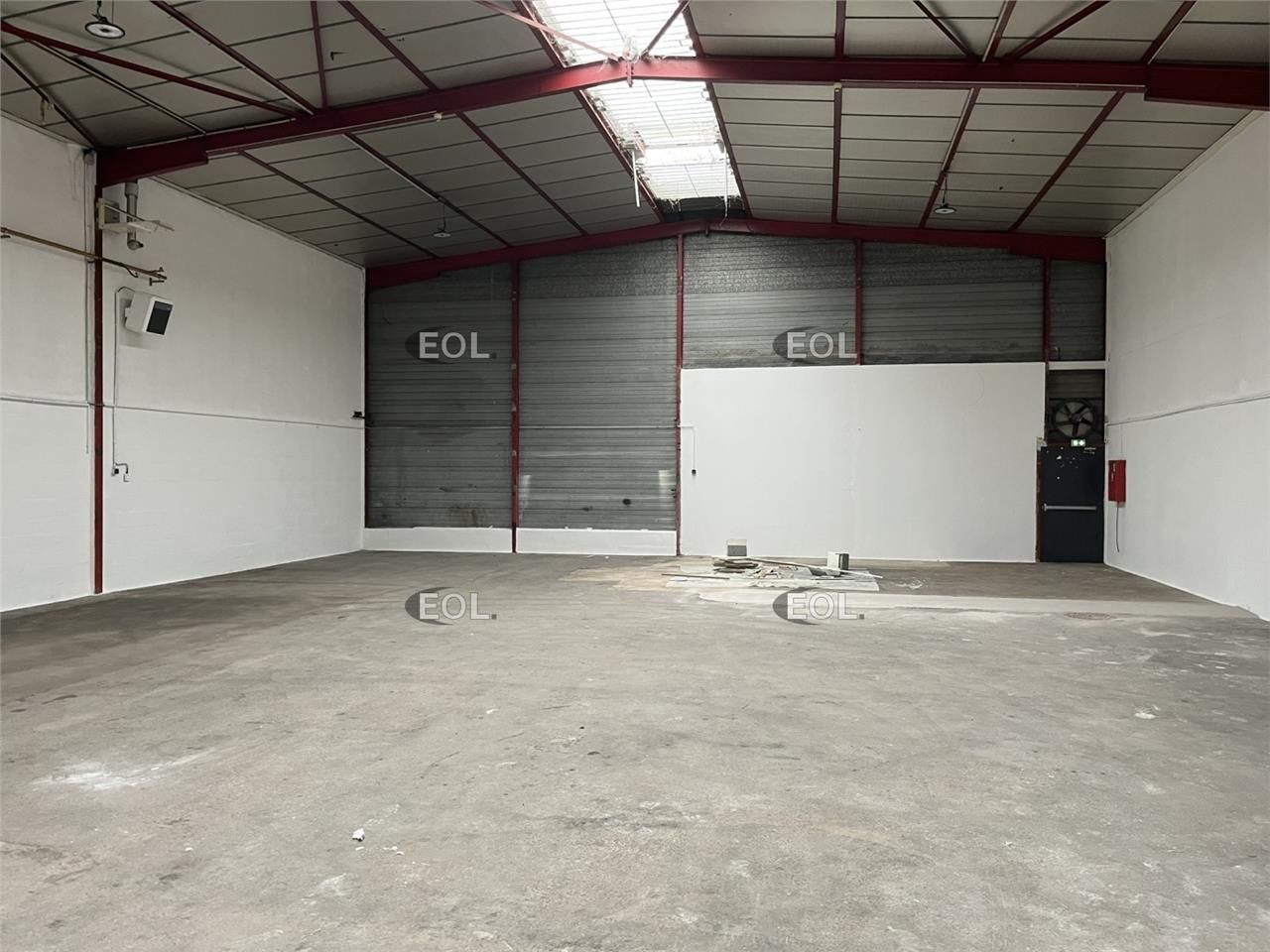 A LOUER : Local d'activités de 400 m²
