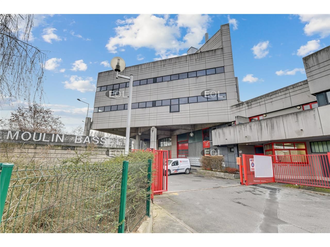 A LOUER - locaux d'activité mixte bureaux entre 60 et 293 m²