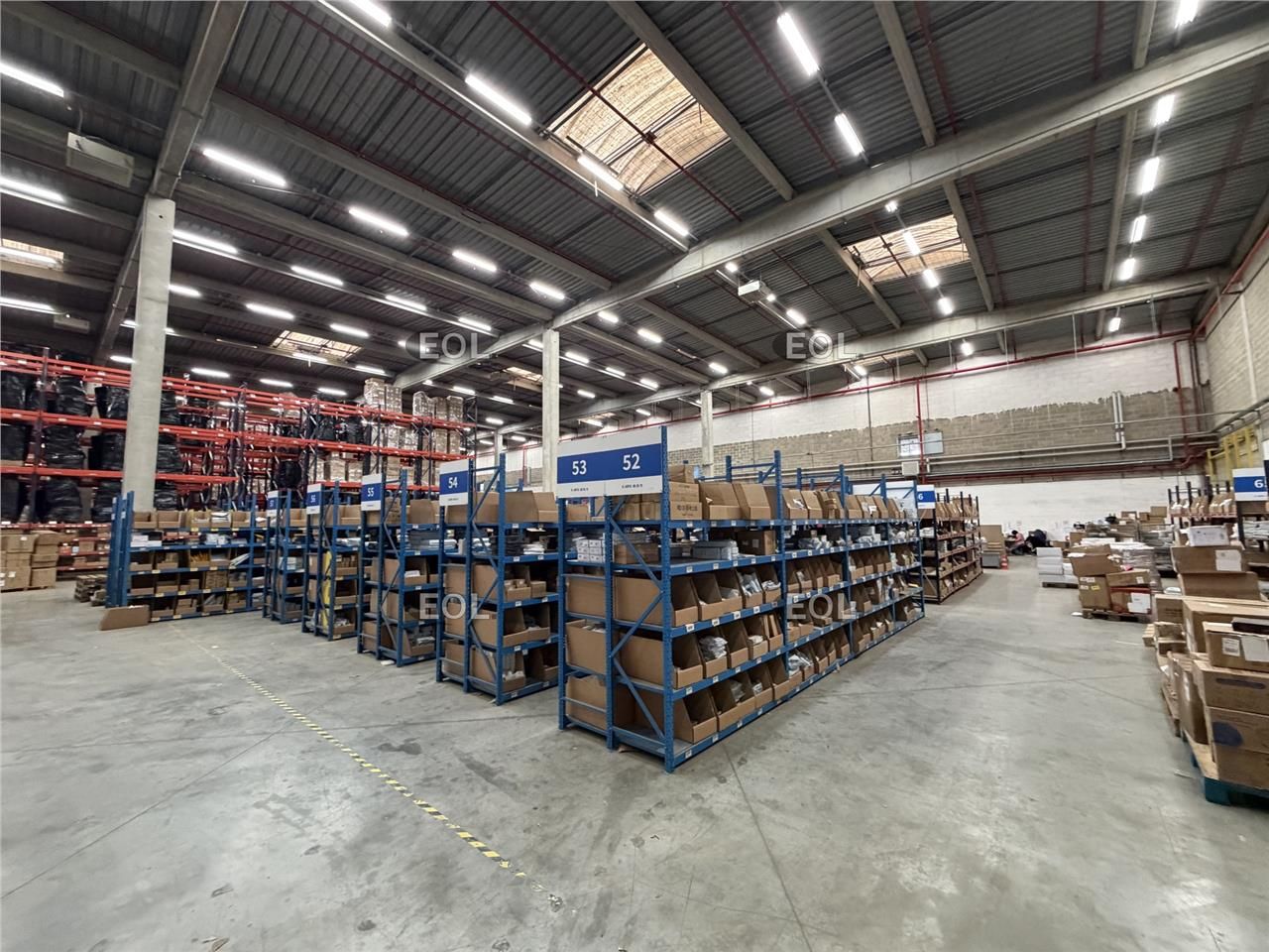 Location Entrepôt 5914 m² non divisibles