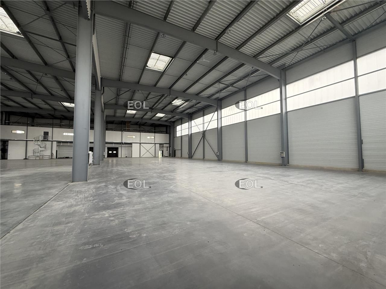 A LOUER - Locaux d'activité avec bureaux divisibles à partir de 1 104 m² à Torcy (77)