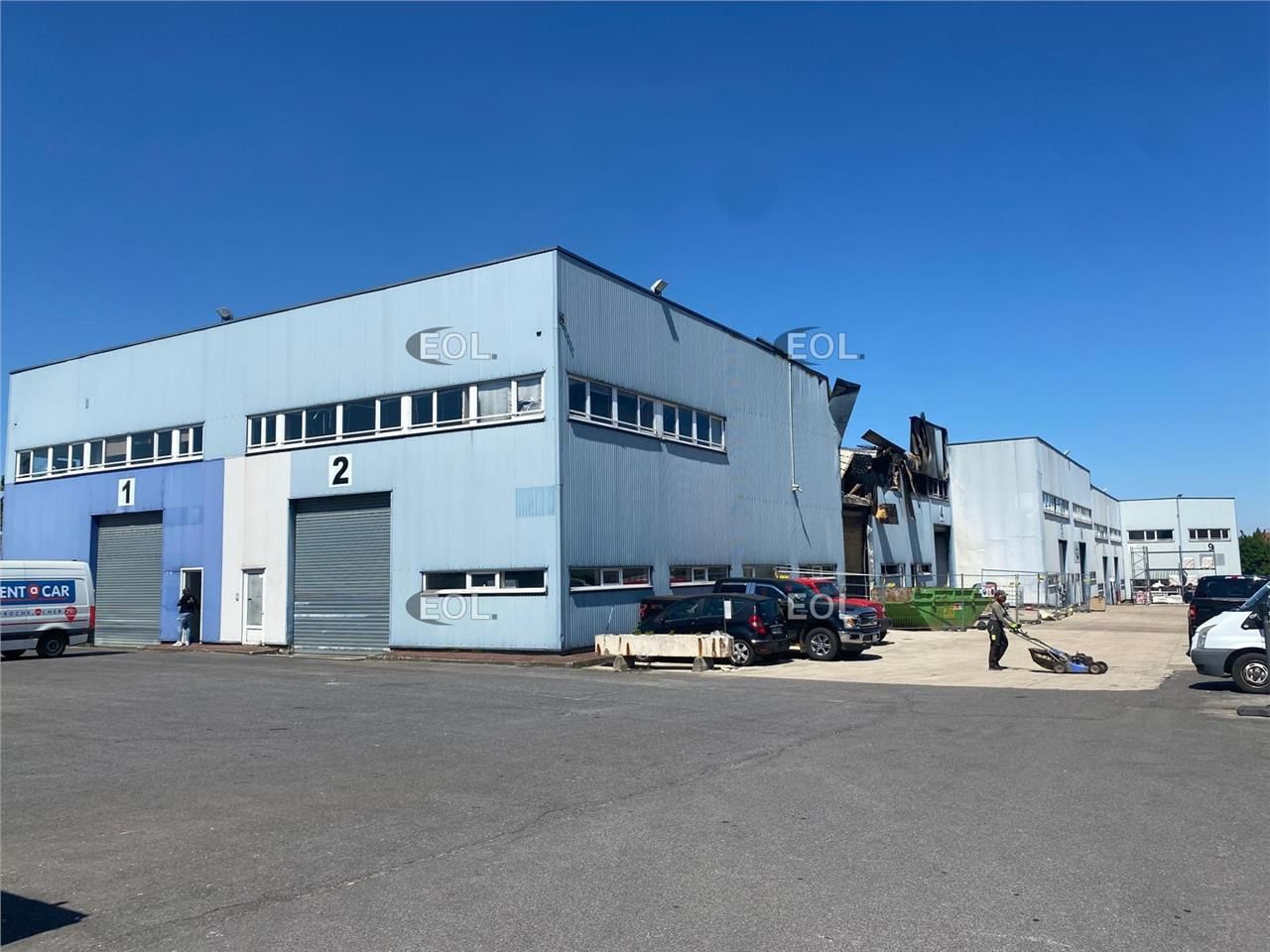 Locaux d'activité avec bureaux à partir de 320 m² à vendre - Pontault-Combault (77)