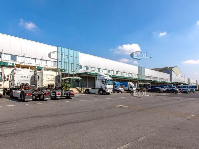 Location Entrepôt 1484 m² non divisibles