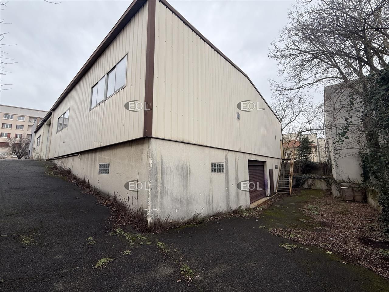 Local d'activité avec bureaux de 930 m² à louer - Fontenay-sous-Bois (94)