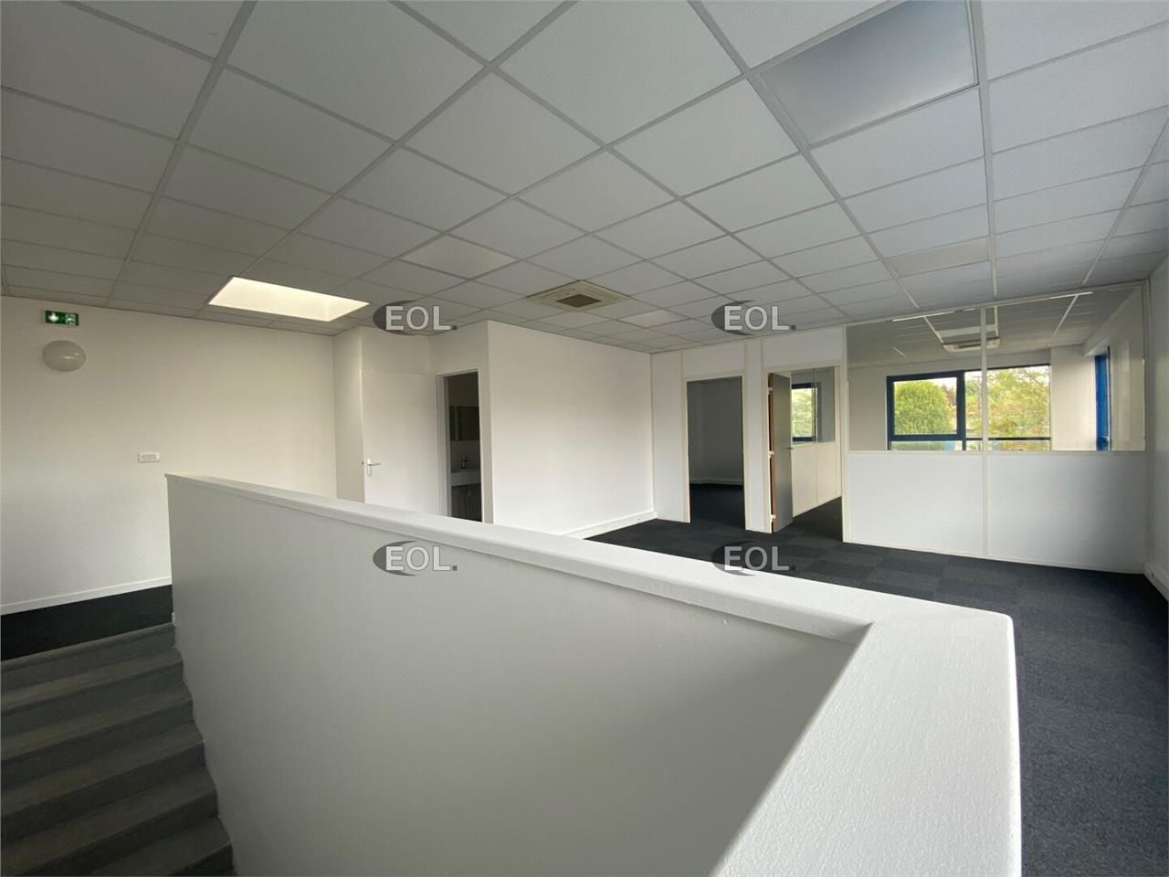 Local d'activités de 290 m² à la location à Moissy-Cramayel (77)